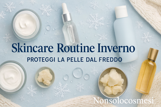 Skincare routine inverno proteggere pelle dal freddo prodotti idratanti creme nutrienti sieri oli viso sfondo azzurro fiocchi neve cosmetici inverno 2025 - Nonsolocosmesi www.nonsolocosmesi.it