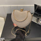 Clutch Cuore Rosa Glitterata con Catena Dorata e Chiusura Gioiello in strass