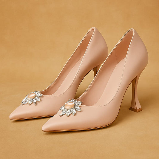 Décolleté Nude in Raso con Gioiello - Nonsolocosmesi www.nonsolocosmesi.it