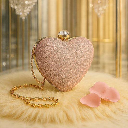 Clutch Cuore Rosa Glitterata con Catena Dorata e Chiusura Gioiello in strass