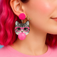 Orecchini Gatto Chewingum indossati - Bijoux kawaii pop colorati - Nonsolocosmesi, www.nonsolocosmesi.it